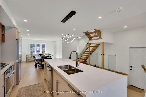 Photo 18 at 207 Sutherland Drive, Leaside, Toronto