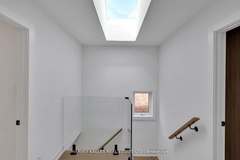 Photo 22 at 207 Sutherland Drive, Leaside, Toronto