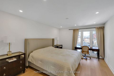 Photo 24 at 207 Sutherland Drive, Leaside, Toronto