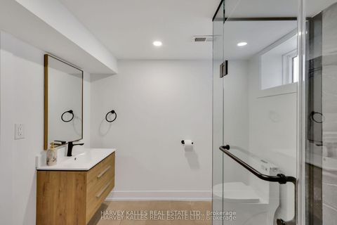 Photo 38 at 207 Sutherland Drive, Leaside, Toronto