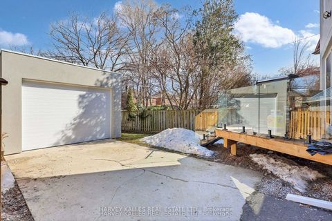 Photo 46 at 207 Sutherland Drive, Leaside, Toronto