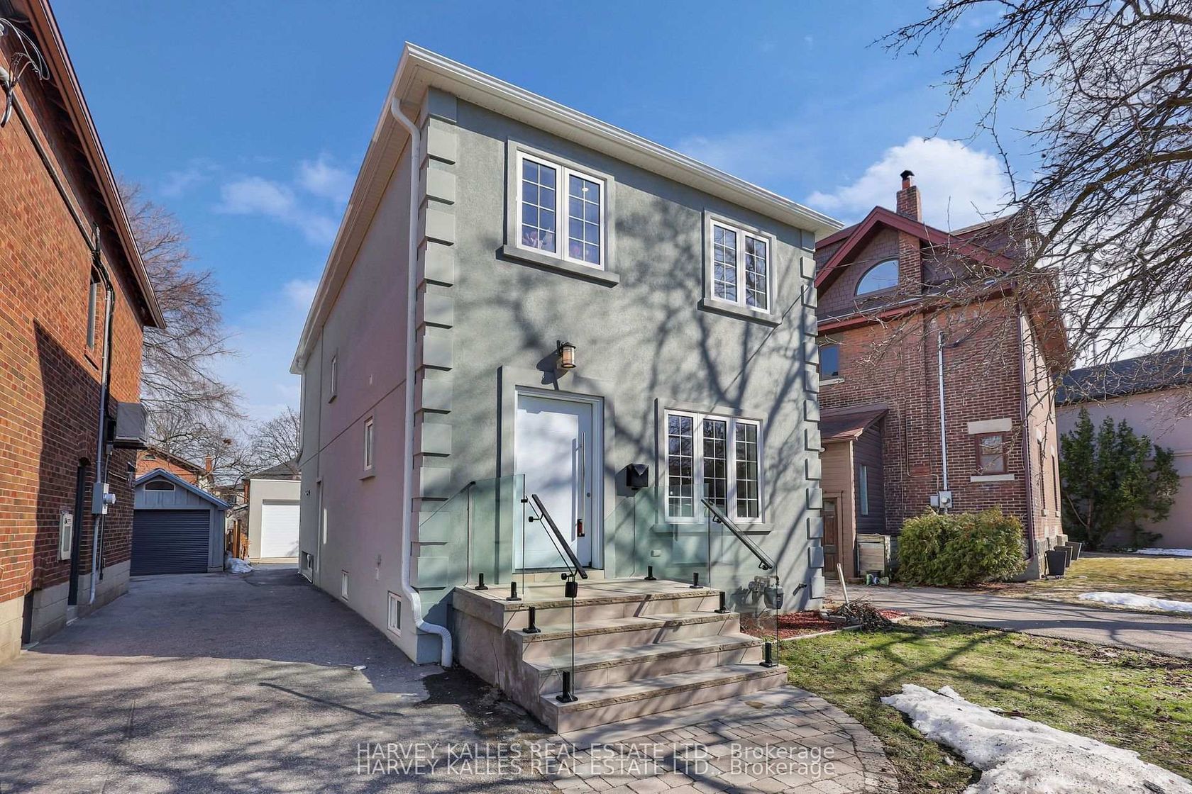 207 Sutherland Drive, Leaside, Toronto by Loree Meneguzzi Real Estate 207 Sutherland Drive, Leaside, Toronto