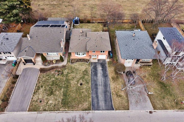 Photo 2 at 1525 Holburne Road, Lakeview, Mississauga