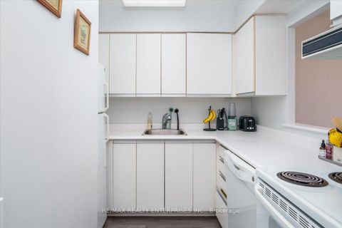 Photo 4 at 506 - 21 Overlea Boulevard, Thorncliffe Park, Toronto