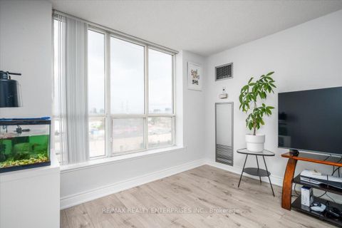 Photo 11 at 506 - 21 Overlea Boulevard, Thorncliffe Park, Toronto