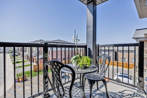 Photo 17 at 9 - 31 Pumpkin Corner Crescent, Shore, Barrie