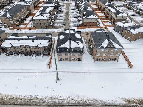 Photo 19 at 9 - 31 Pumpkin Corner Crescent, Shore, Barrie