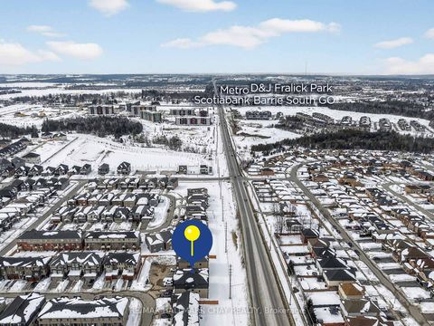 Photo 21 at 9 - 31 Pumpkin Corner Crescent, Shore, Barrie