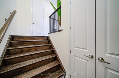 Photo 10 at 17 Duncombe Lane, South Richvale, Richmond Hill