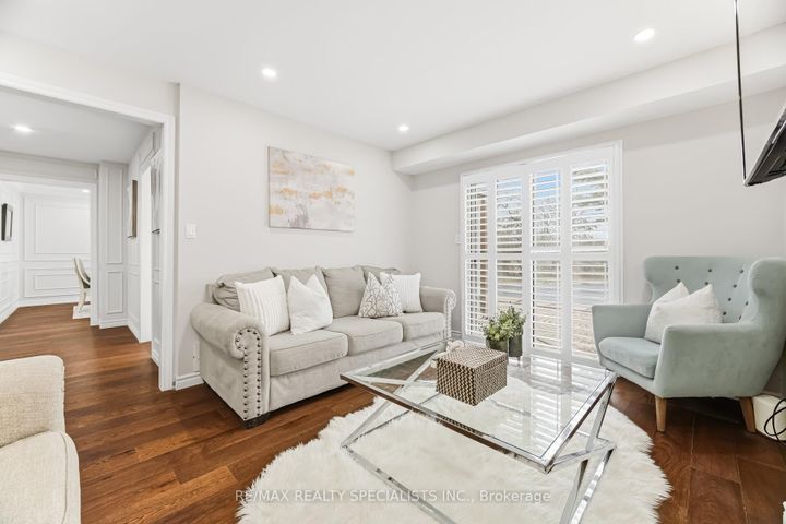 Photo 10 at 6101 Edenwood Drive, Meadowvale, Mississauga