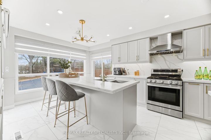 Photo 15 at 6101 Edenwood Drive, Meadowvale, Mississauga