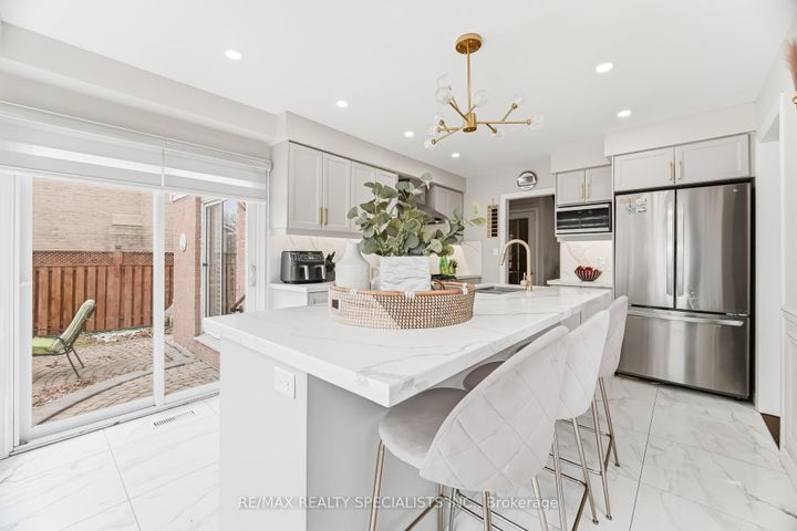 Photo 16 at 6101 Edenwood Drive, Meadowvale, Mississauga