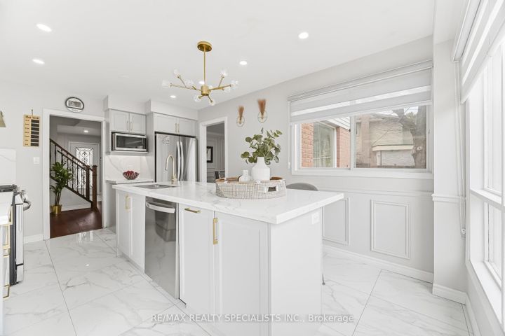 Photo 17 at 6101 Edenwood Drive, Meadowvale, Mississauga