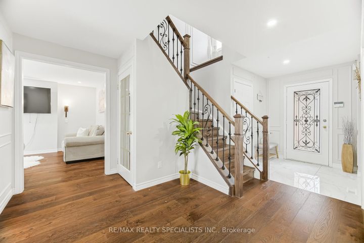 Photo 21 at 6101 Edenwood Drive, Meadowvale, Mississauga