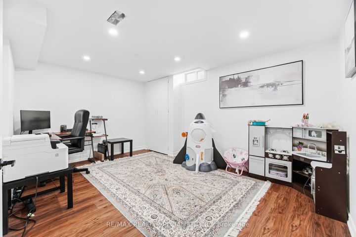 Photo 39 at 6101 Edenwood Drive, Meadowvale, Mississauga