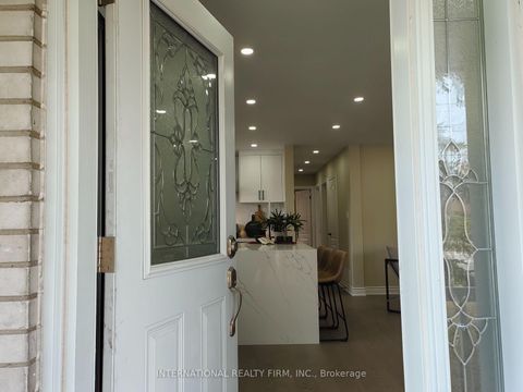 Photo 4 at 463 Rossland Road E, O'Neill, Oshawa