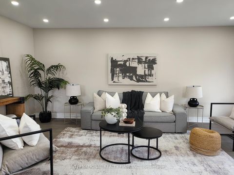 Photo 5 at 463 Rossland Road E, O'Neill, Oshawa