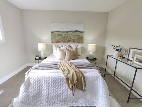 Photo 10 at 463 Rossland Road E, O'Neill, Oshawa