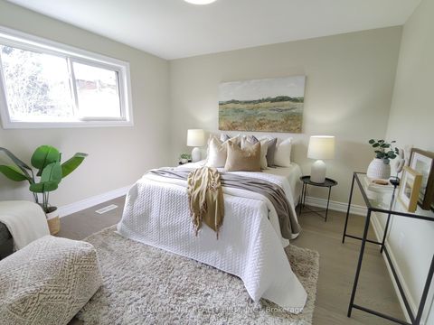 Photo 11 at 463 Rossland Road E, O'Neill, Oshawa