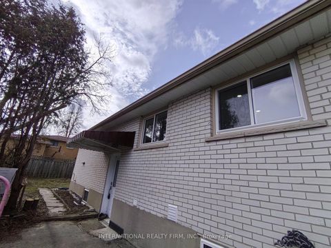 Photo 23 at 463 Rossland Road E, O'Neill, Oshawa