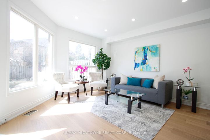 Photo 4 at 1114 Lindsay Drive, GA Glen Abbey, Oakville