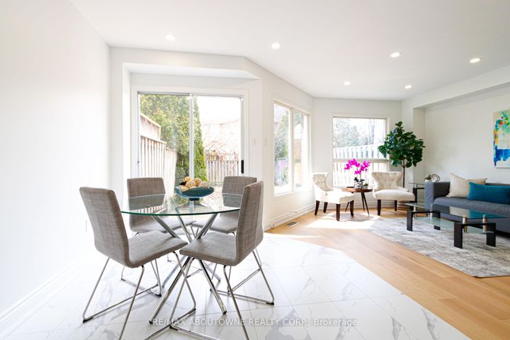 Photo 16 at 1114 Lindsay Drive, GA Glen Abbey, Oakville