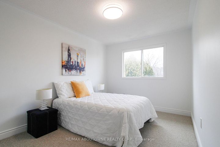 Photo 24 at 1114 Lindsay Drive, GA Glen Abbey, Oakville