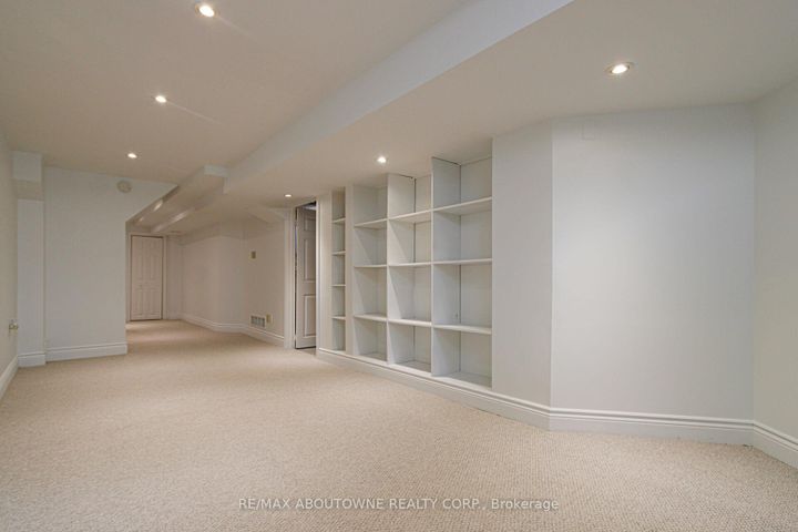 Photo 29 at 1114 Lindsay Drive, GA Glen Abbey, Oakville