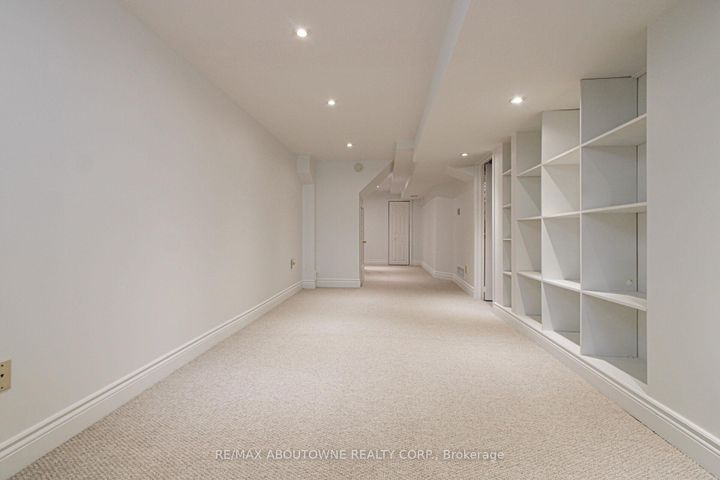 Photo 31 at 1114 Lindsay Drive, GA Glen Abbey, Oakville