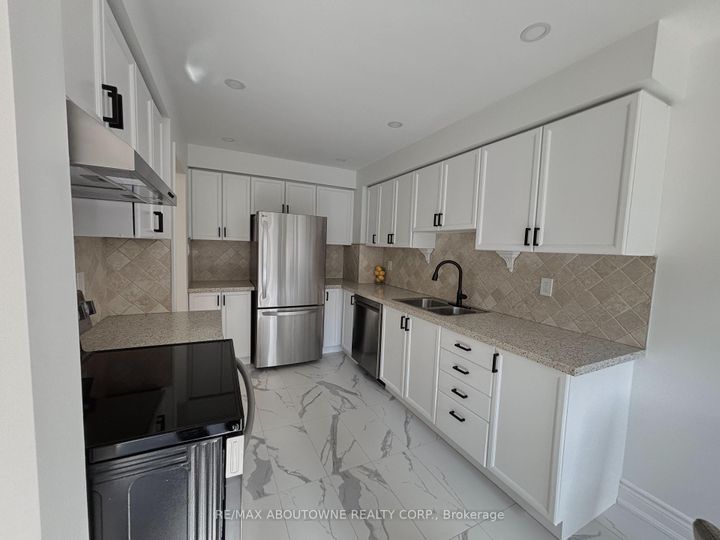 Photo 35 at 1114 Lindsay Drive, GA Glen Abbey, Oakville