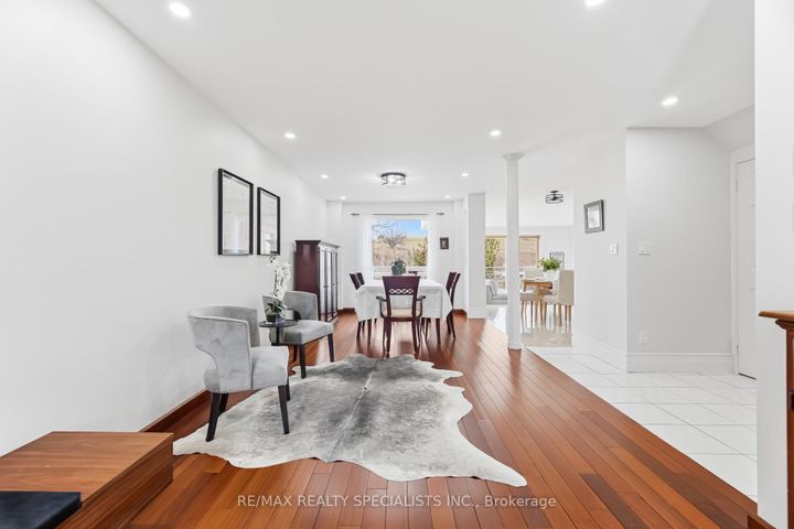 Photo 6 at 1169 Barnswallow Court, East Credit, Mississauga