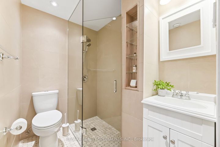 Photo 21 at 1169 Barnswallow Court, East Credit, Mississauga