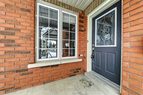 Photo 3 at 94 Bayberry Court, Brooklin, Whitby