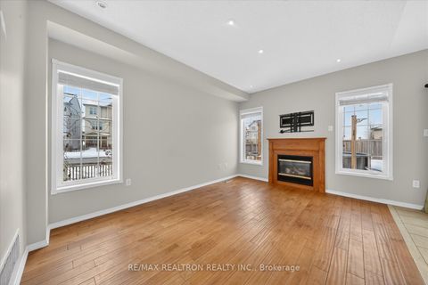 Photo 9 at 94 Bayberry Court, Brooklin, Whitby