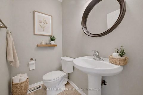 Photo 12 at 94 Bayberry Court, Brooklin, Whitby