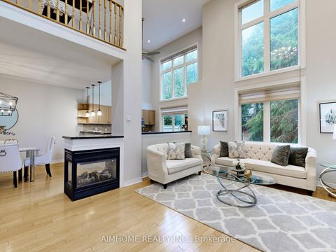 Photo 4 at 962 On Bogart Circle, College Manor, Newmarket