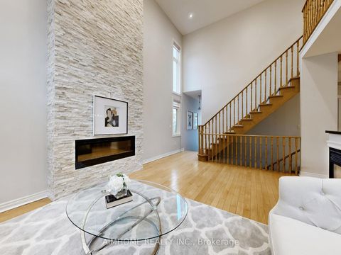 Photo 7 at 962 On Bogart Circle, College Manor, Newmarket