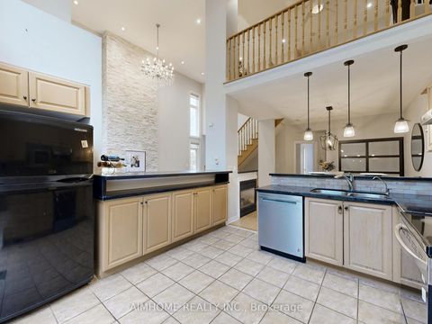 Photo 16 at 962 On Bogart Circle, College Manor, Newmarket