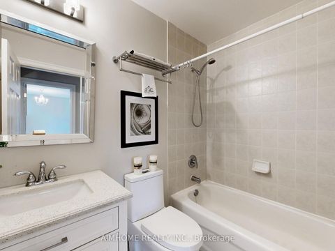 Photo 40 at 962 On Bogart Circle, College Manor, Newmarket