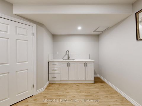 Photo 44 at 962 On Bogart Circle, College Manor, Newmarket