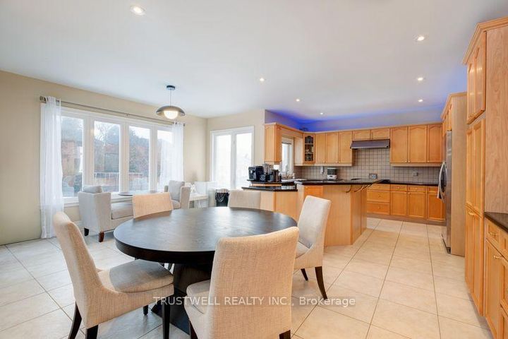 Photo 14 at 8 Ridgley Court, Bayview Hill, Richmond Hill