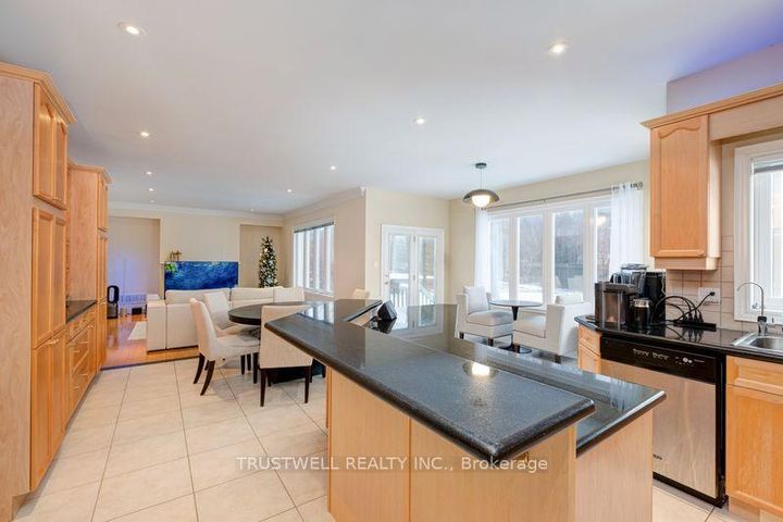 Photo 15 at 8 Ridgley Court, Bayview Hill, Richmond Hill