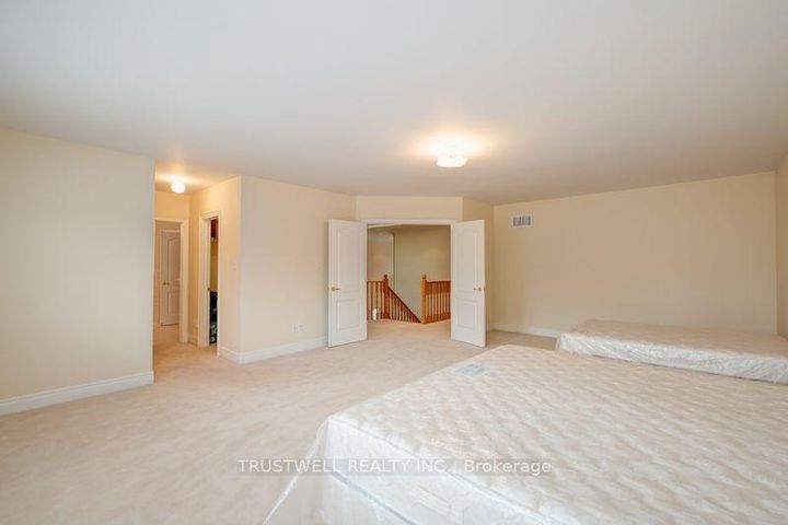 Photo 22 at 8 Ridgley Court, Bayview Hill, Richmond Hill