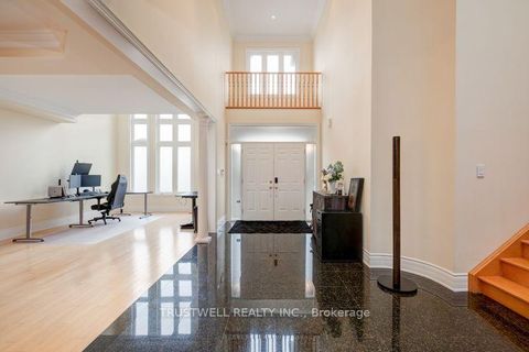 Photo 3 at 8 Ridgley Court, Bayview Hill, Richmond Hill