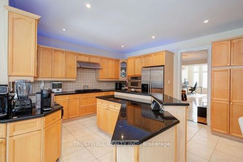 Photo 13 at 8 Ridgley Court, Bayview Hill, Richmond Hill