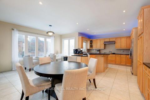 Photo 14 at 8 Ridgley Court, Bayview Hill, Richmond Hill