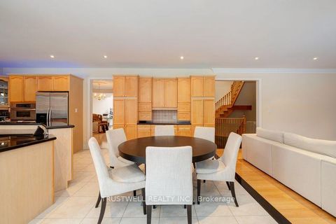 Photo 16 at 8 Ridgley Court, Bayview Hill, Richmond Hill