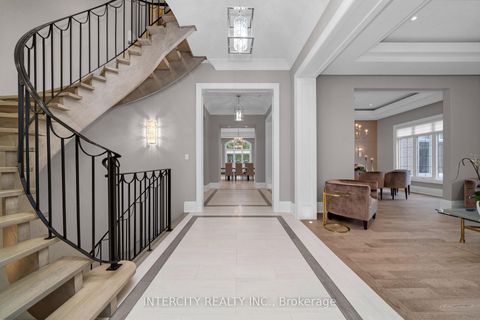 Photo 2 at 34 Rosebud Court, Kleinburg, Vaughan