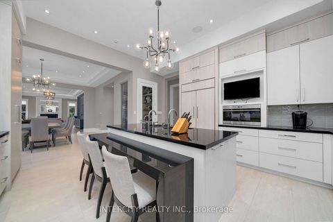 Photo 8 at 34 Rosebud Court, Kleinburg, Vaughan