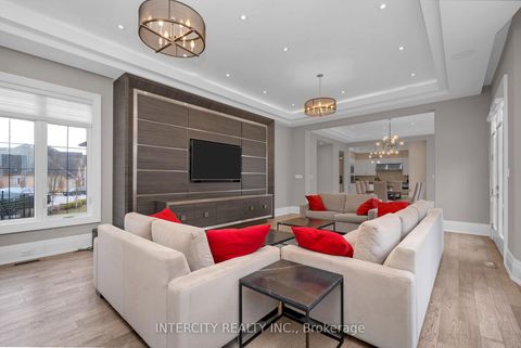Photo 12 at 34 Rosebud Court, Kleinburg, Vaughan